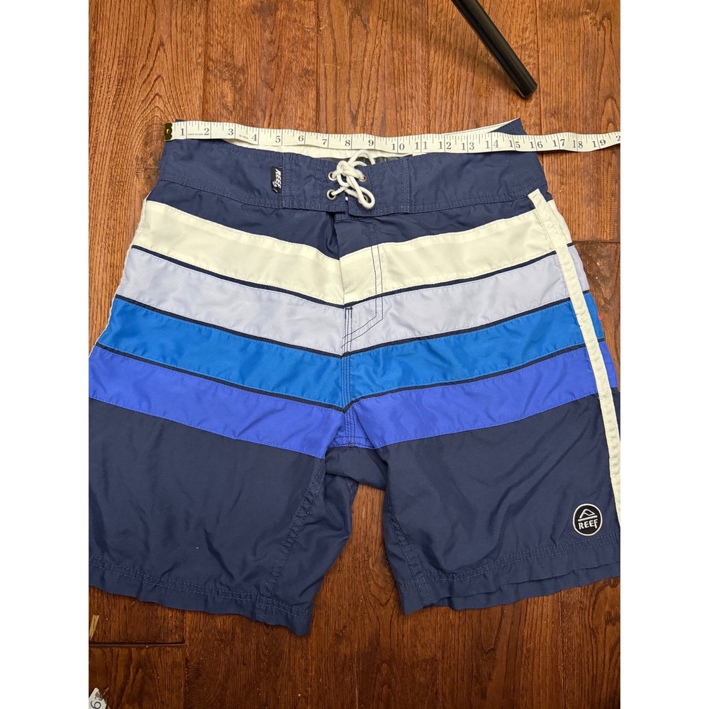 Reef Mens Board Shorts Navy Blue Striped Swim Trunks Size 32 Lace Up Pocket